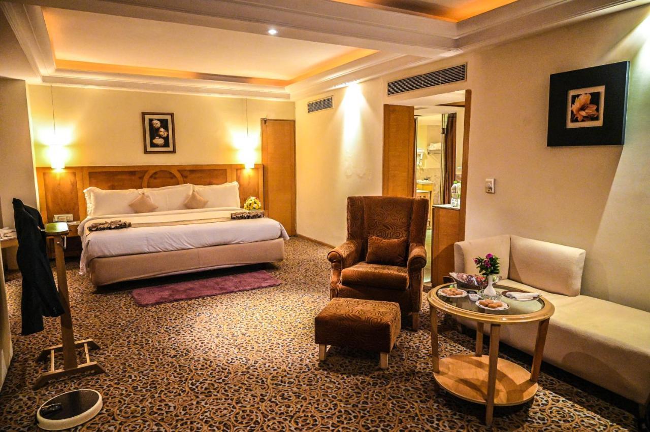 Katriya Hotel And Tower Hyderabad Eksteriør billede