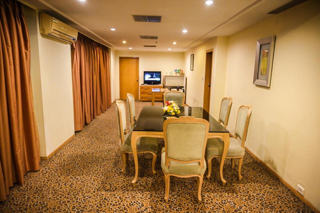 Katriya Hotel And Tower Hyderabad Eksteriør billede