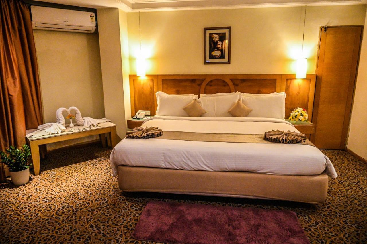 Katriya Hotel And Tower Hyderabad Eksteriør billede