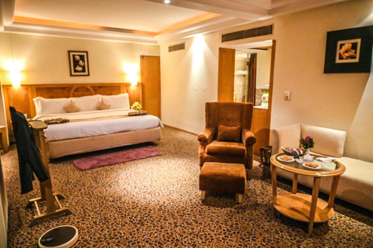 Katriya Hotel And Tower Hyderabad Eksteriør billede