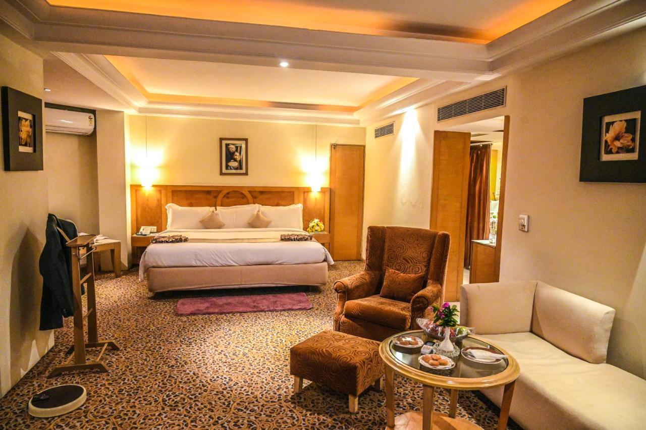 Katriya Hotel And Tower Hyderabad Eksteriør billede