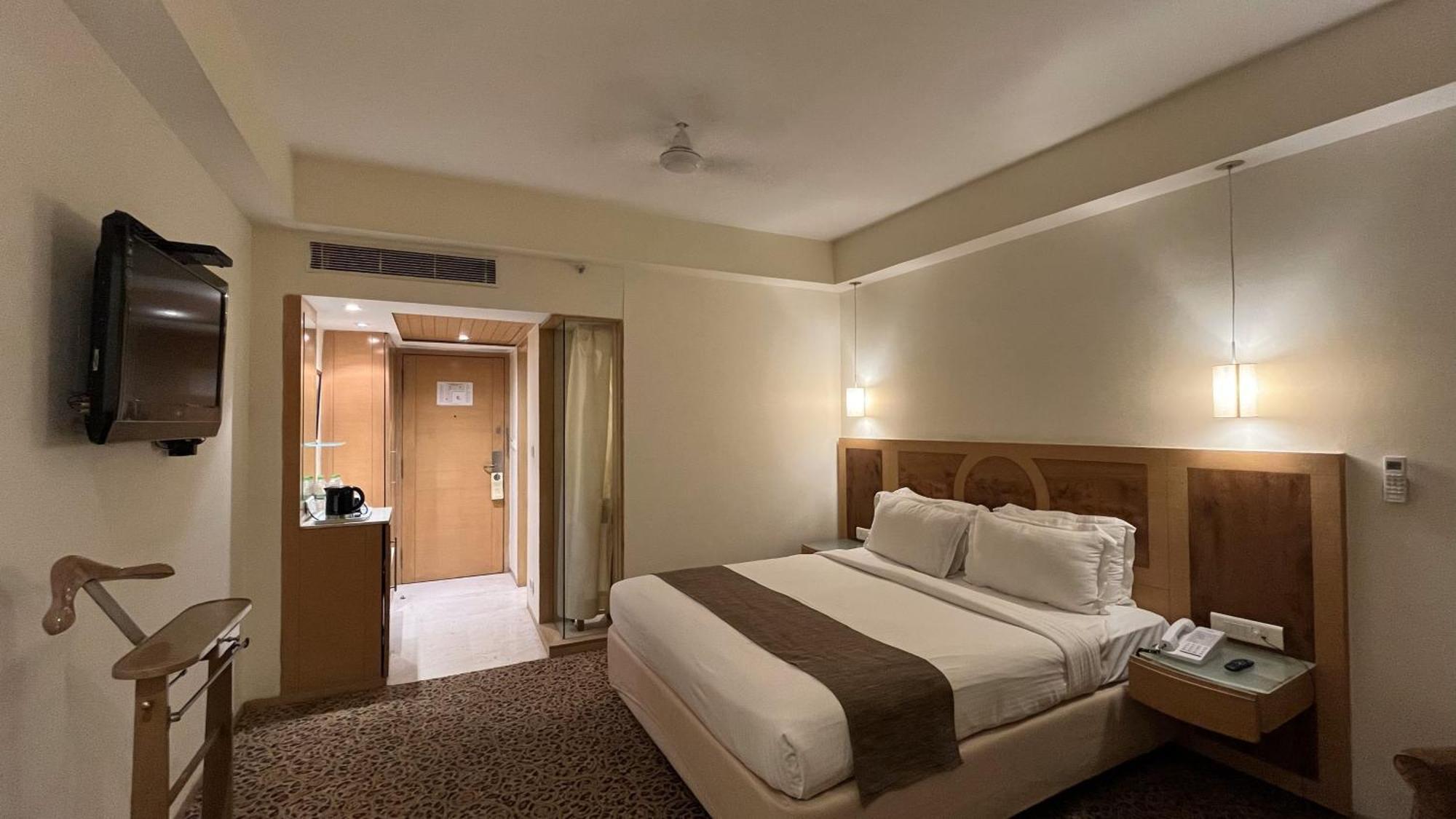 Katriya Hotel And Tower Hyderabad Eksteriør billede