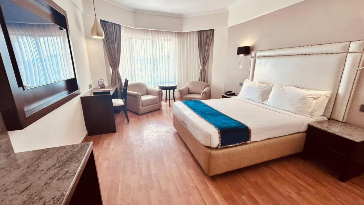 Katriya Hotel And Tower Hyderabad Eksteriør billede