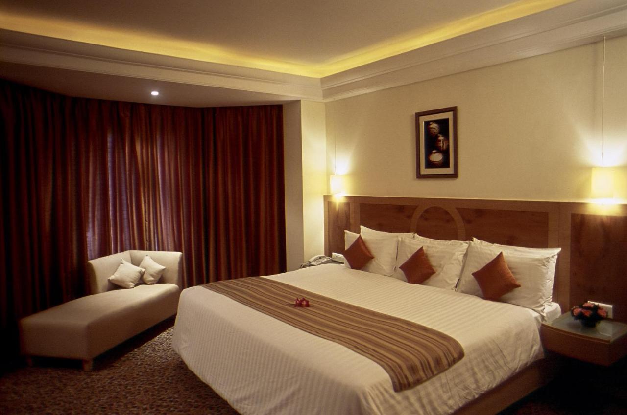 Katriya Hotel And Tower Hyderabad Eksteriør billede