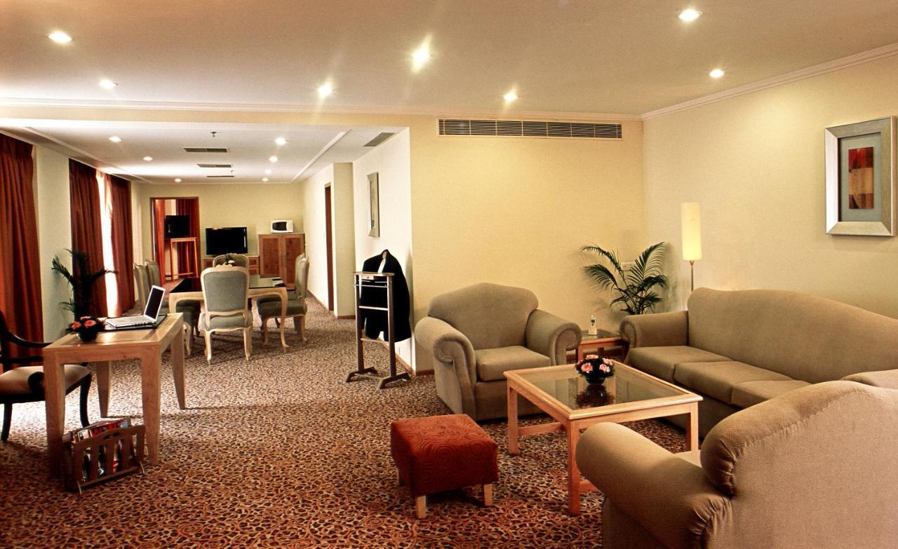 Katriya Hotel And Tower Hyderabad Eksteriør billede