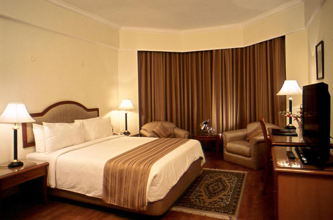 Katriya Hotel And Tower Hyderabad Værelse billede